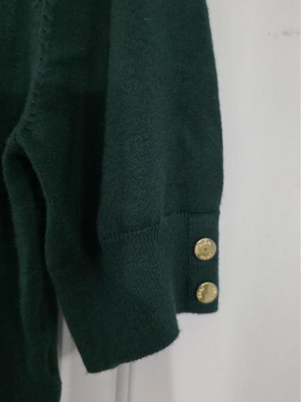 NWT Anne Klein Botanical Green Short Sleeve Sweater Top Gold Buttons M - Picture 5 of 10